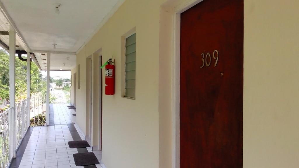 Hotel Relax Resort Montego Bay Exteriör bild